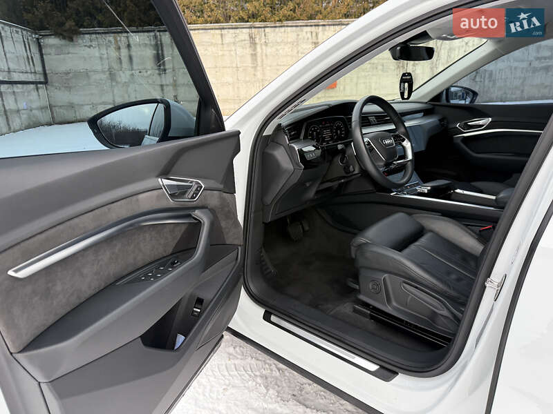 Внедорожник / Кроссовер Audi e-tron 2021 в Ровно