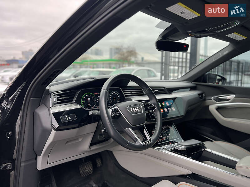 Внедорожник / Кроссовер Audi e-tron 2022 в Киеве