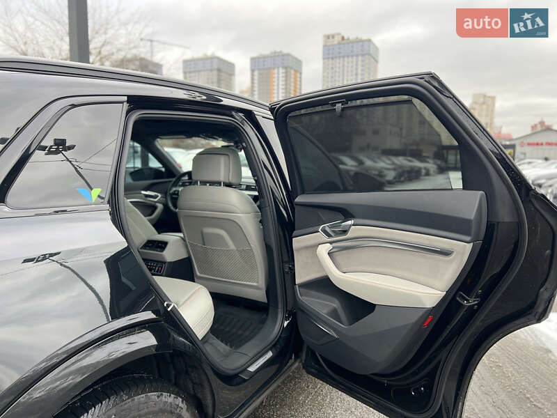 Внедорожник / Кроссовер Audi e-tron 2022 в Киеве