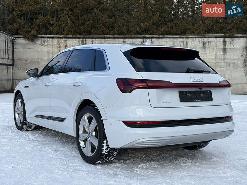 Внедорожник / Кроссовер Audi e-tron 2021 в Ровно