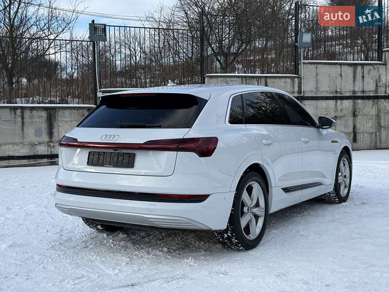 Внедорожник / Кроссовер Audi e-tron 2021 в Ровно