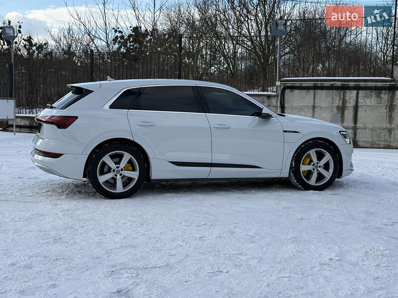 Внедорожник / Кроссовер Audi e-tron 2021 в Ровно