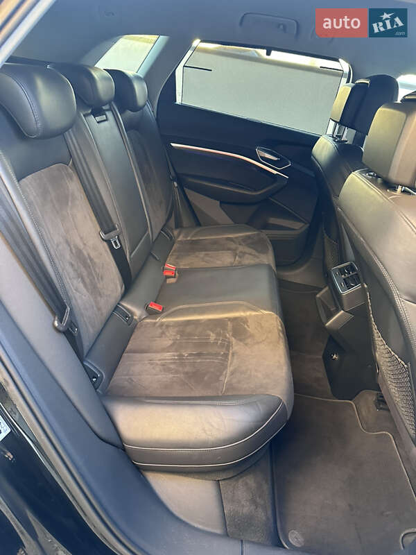 Внедорожник / Кроссовер Audi e-tron 2020 в Ужгороде