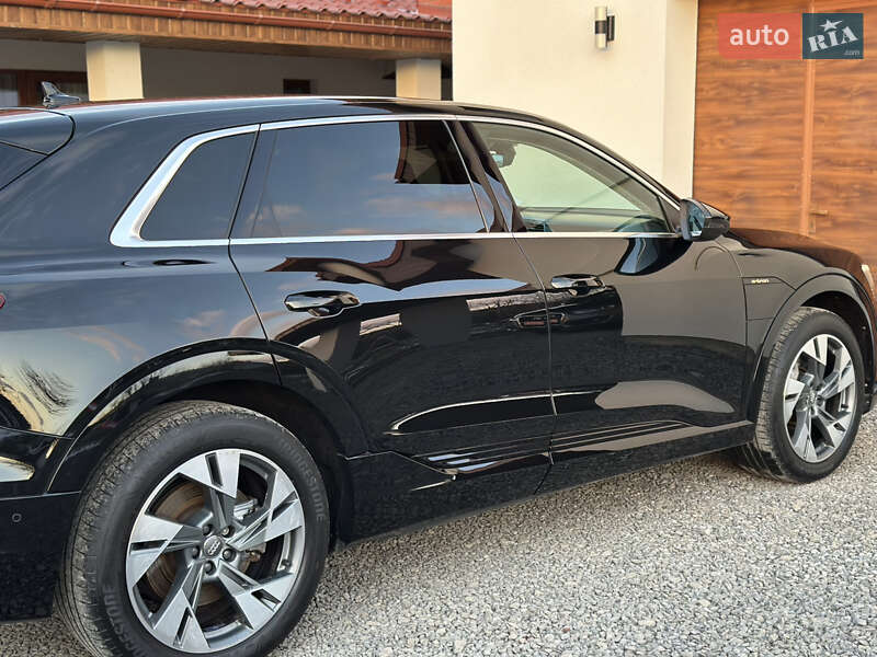 Внедорожник / Кроссовер Audi e-tron 2020 в Ужгороде