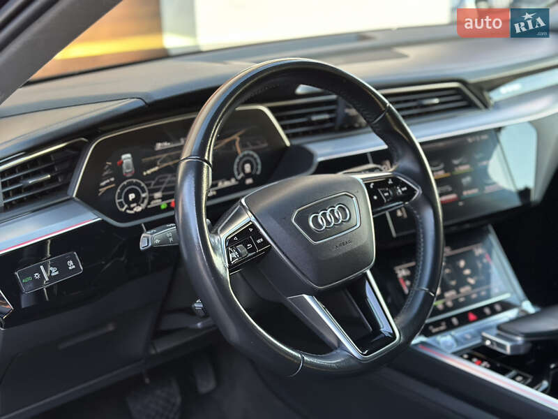 Внедорожник / Кроссовер Audi e-tron 2020 в Ужгороде