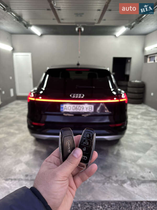 Внедорожник / Кроссовер Audi e-tron 2020 в Ужгороде