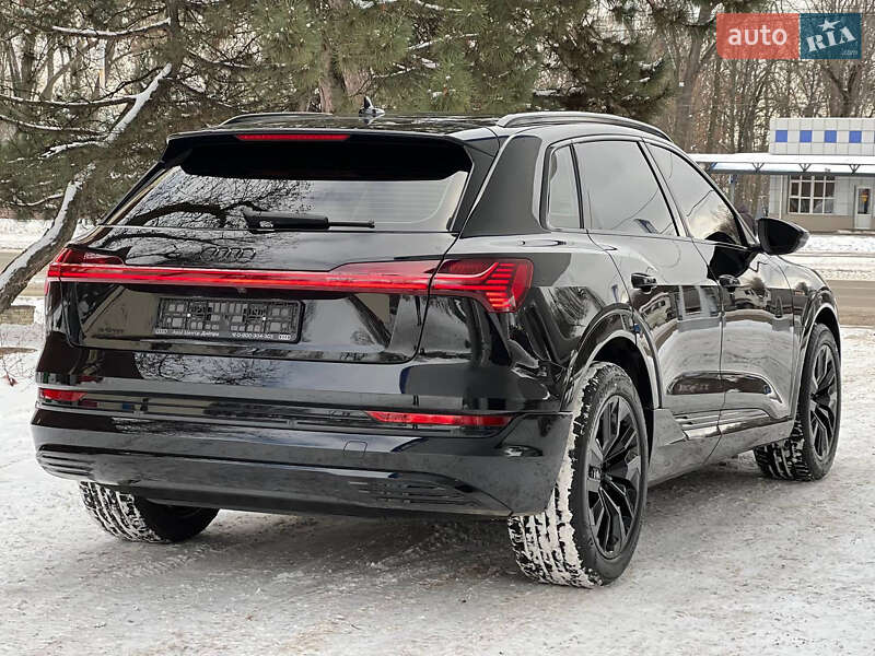 Внедорожник / Кроссовер Audi e-tron 2022 в Днепре