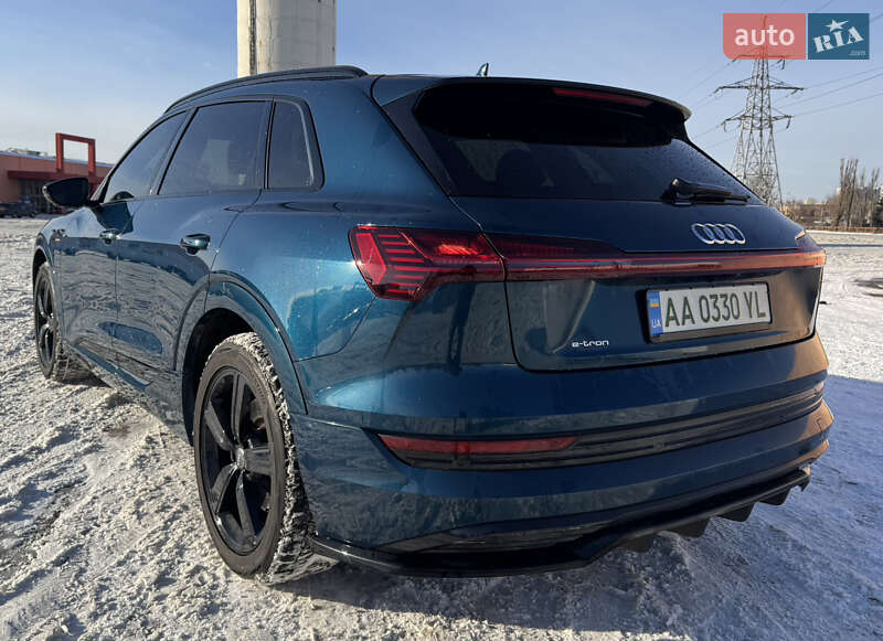 Позашляховик / Кросовер Audi e-tron 2019 в Києві фото 7 Позашляховик / Кросовер Audi e-tron 2019 в Києві