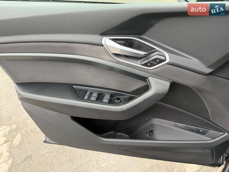 Позашляховик / Кросовер Audi e-tron 2020 в Калуші фото 8 Позашляховик / Кросовер Audi e-tron 2020 в Калуші