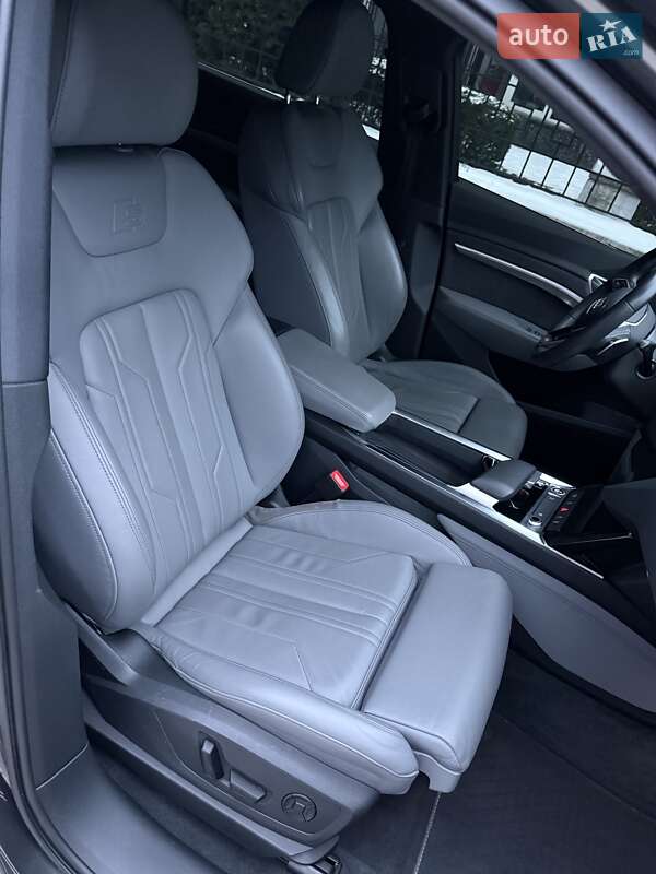 Позашляховик / Кросовер Audi e-tron 2021 в Києві