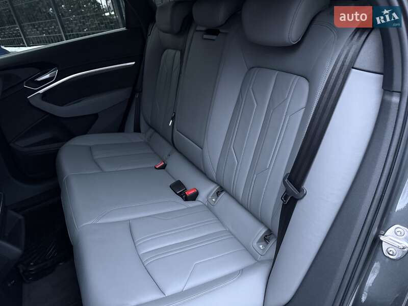 Позашляховик / Кросовер Audi e-tron 2021 в Києві