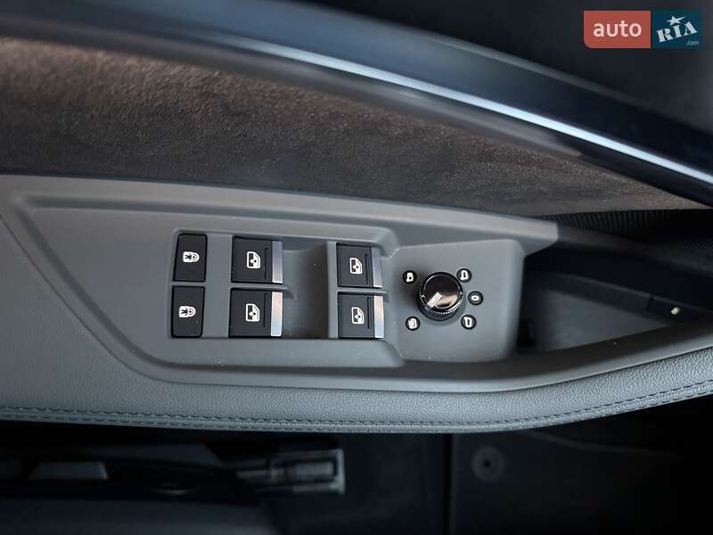 Позашляховик / Кросовер Audi e-tron 2021 в Києві