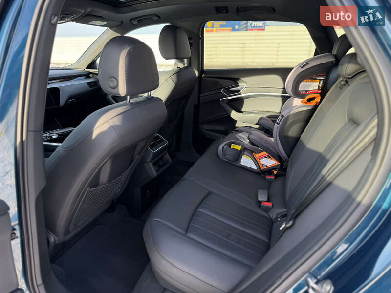 Внедорожник / Кроссовер Audi e-tron 2019 в Львове