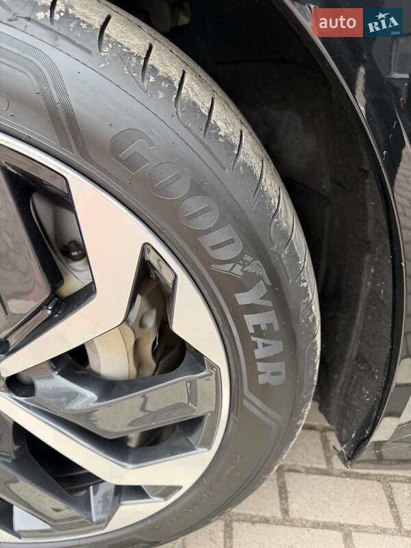 Внедорожник / Кроссовер Audi e-tron 2021 в Ровно