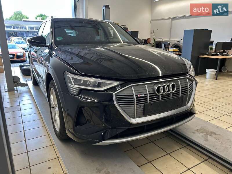 Внедорожник / Кроссовер Audi e-tron 2022 в Киеве фото 6 Внедорожник / Кроссовер Audi e-tron 2022 в Киеве
