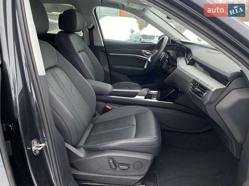 Позашляховик / Кросовер Audi e-tron 2020 в Львові фото 27 Позашляховик / Кросовер Audi e-tron 2020 в Львові