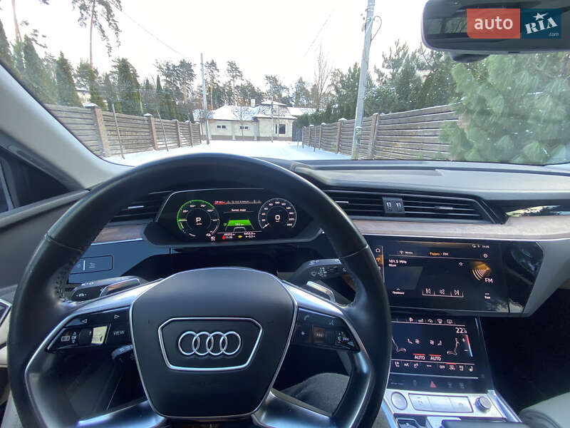 Внедорожник / Кроссовер Audi e-tron 2019 в Киеве фото 11 Внедорожник / Кроссовер Audi e-tron 2019 в Киеве