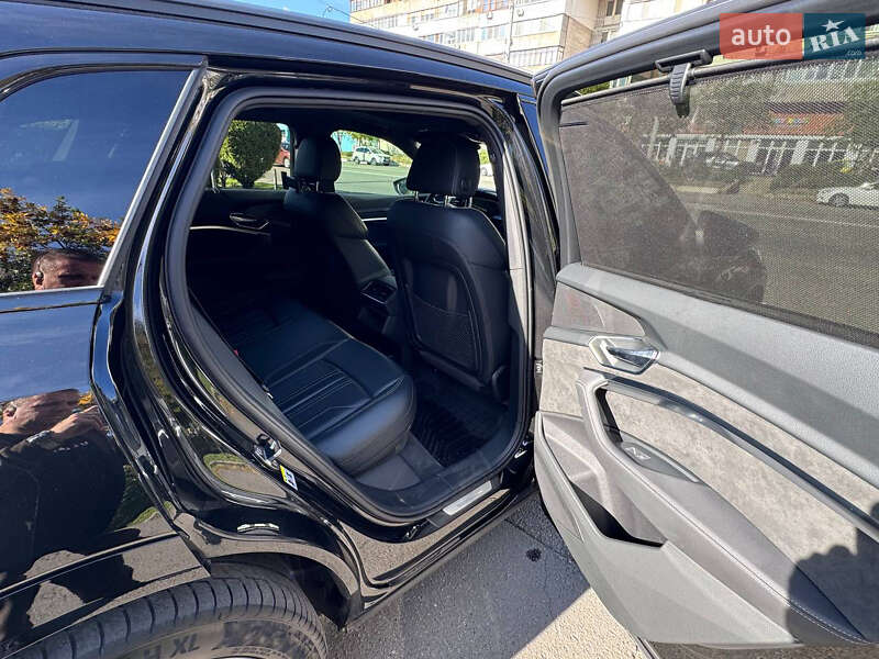 Внедорожник / Кроссовер Audi e-tron 2019 в Одессе фото 18 Внедорожник / Кроссовер Audi e-tron 2019 в Одессе