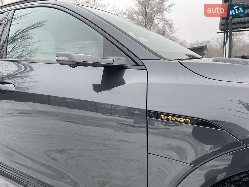 Внедорожник / Кроссовер Audi e-tron 2022 в Киеве