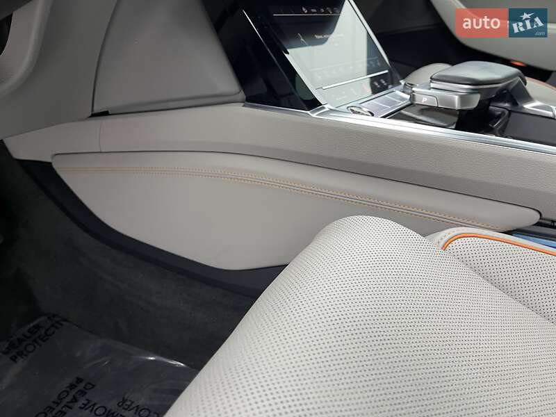 Внедорожник / Кроссовер Audi e-tron 2022 в Киеве