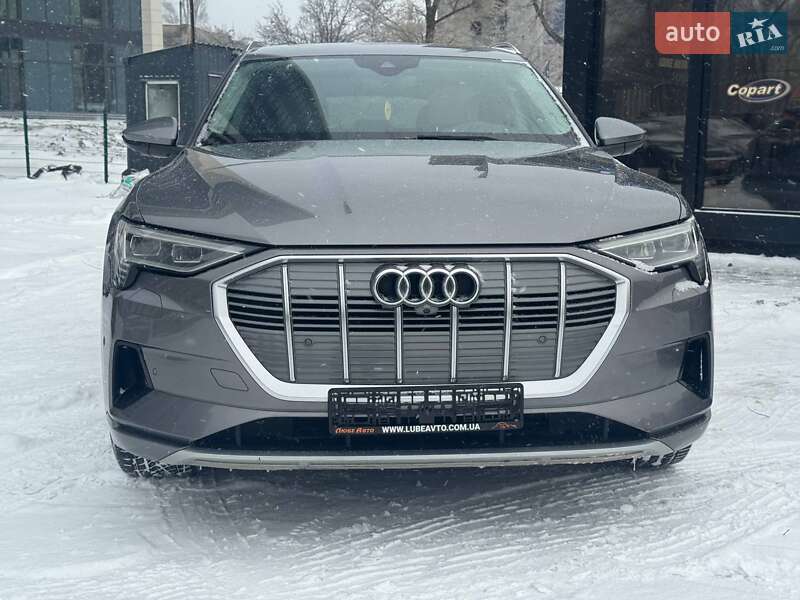 Внедорожник / Кроссовер Audi e-tron 2019 в Киеве