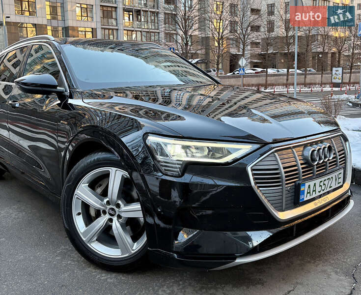 Позашляховик / Кросовер Audi e-tron 2020 в Києві