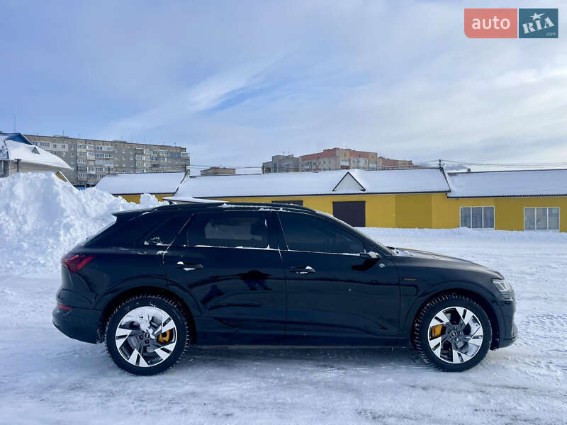 Внедорожник / Кроссовер Audi e-tron 2022 в Ровно