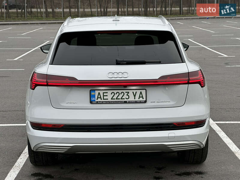 Внедорожник / Кроссовер Audi e-tron 2019 в Днепре