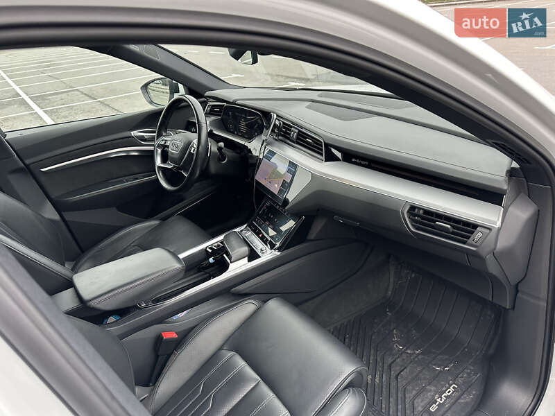 Внедорожник / Кроссовер Audi e-tron 2019 в Днепре