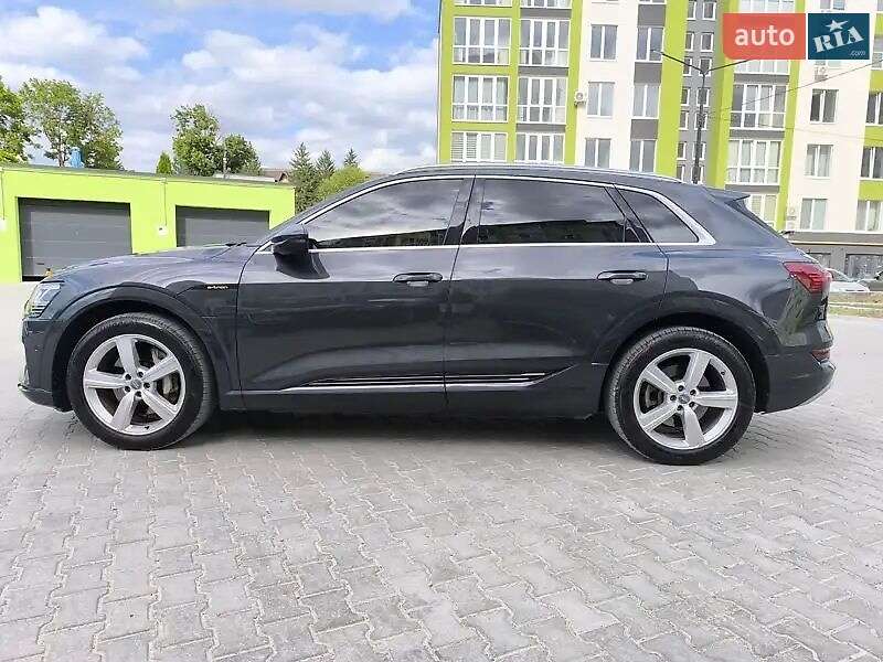 Внедорожник / Кроссовер Audi e-tron 2019 в Хмельницком фото 8 Внедорожник / Кроссовер Audi e-tron 2019 в Хмельницком