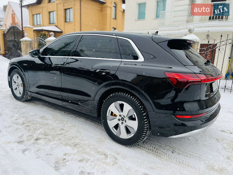 Внедорожник / Кроссовер Audi e-tron 2022 в Хмельницком