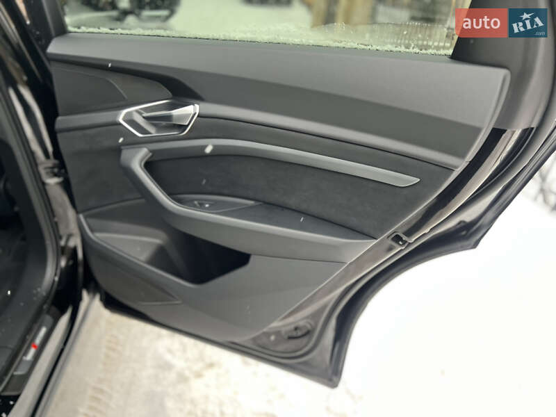 Внедорожник / Кроссовер Audi e-tron 2022 в Хмельницком