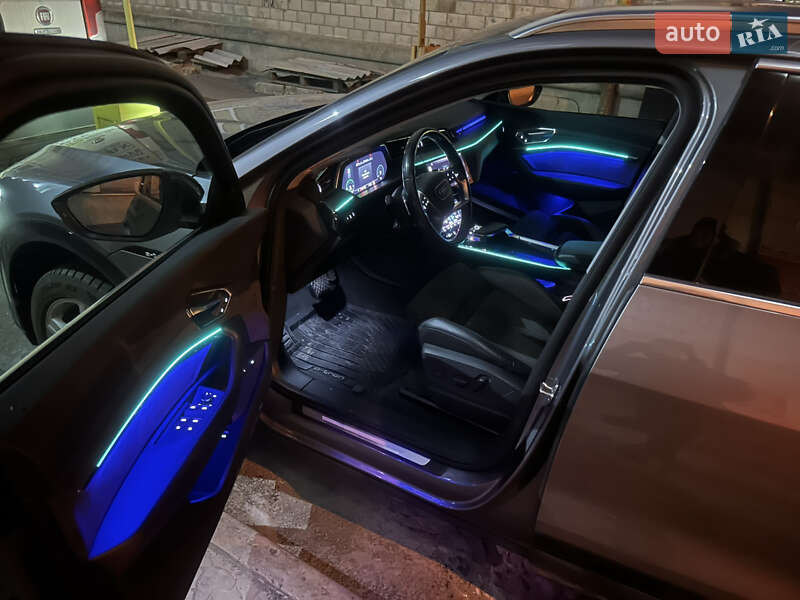 Внедорожник / Кроссовер Audi e-tron 2019 в Полтаве