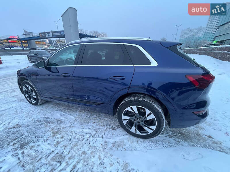 Внедорожник / Кроссовер Audi e-tron 2022 в Киеве фото 13 Внедорожник / Кроссовер Audi e-tron 2022 в Киеве