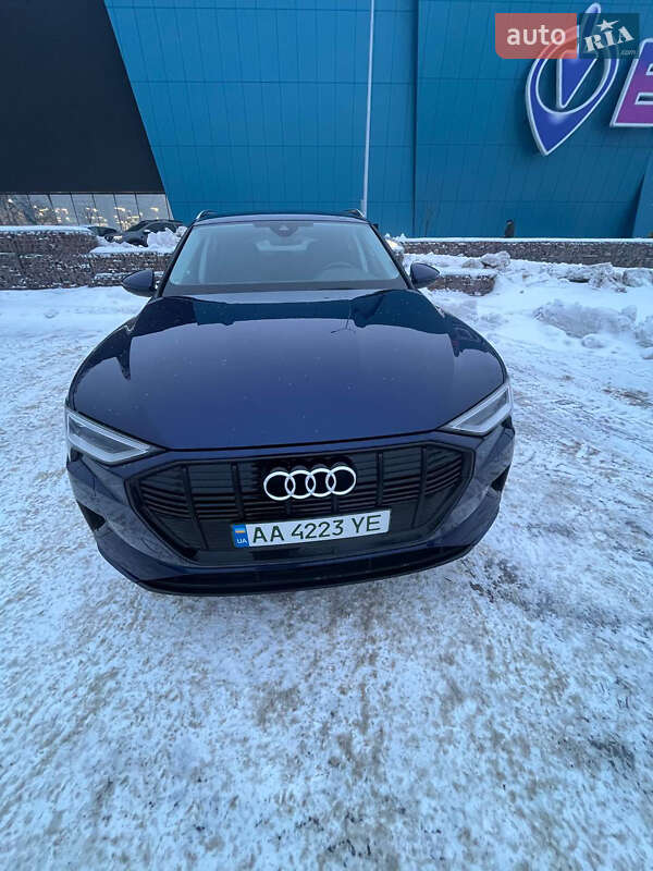Внедорожник / Кроссовер Audi e-tron 2022 в Киеве фото 12 Внедорожник / Кроссовер Audi e-tron 2022 в Киеве