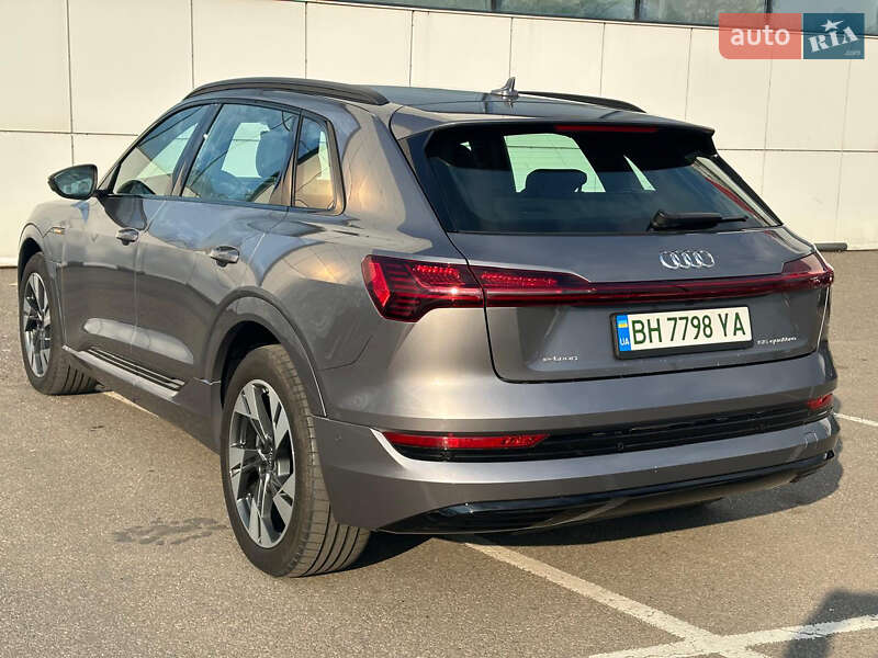 Позашляховик / Кросовер Audi e-tron 2020 в Ірпені