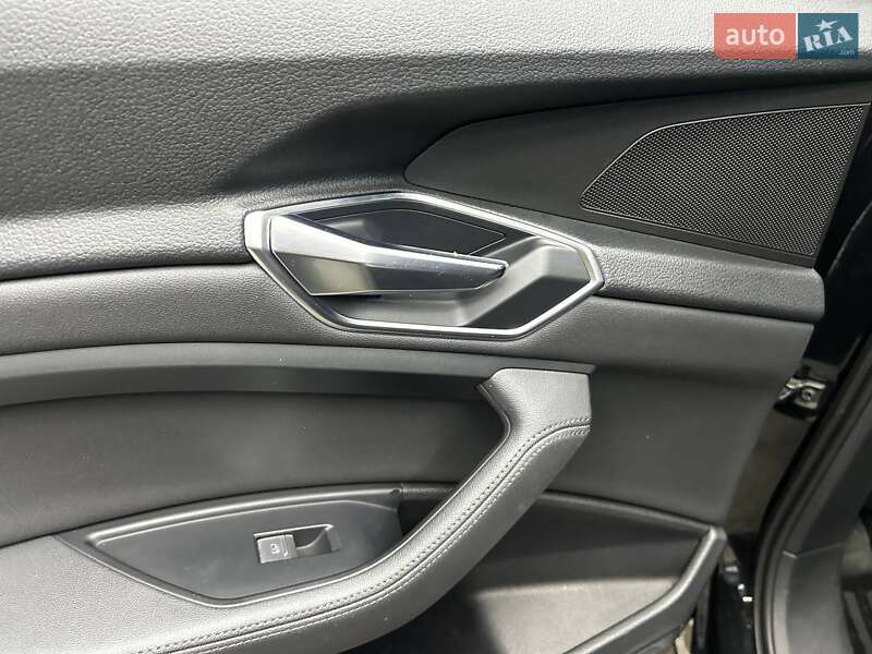 Внедорожник / Кроссовер Audi e-tron 2019 в Черновцах