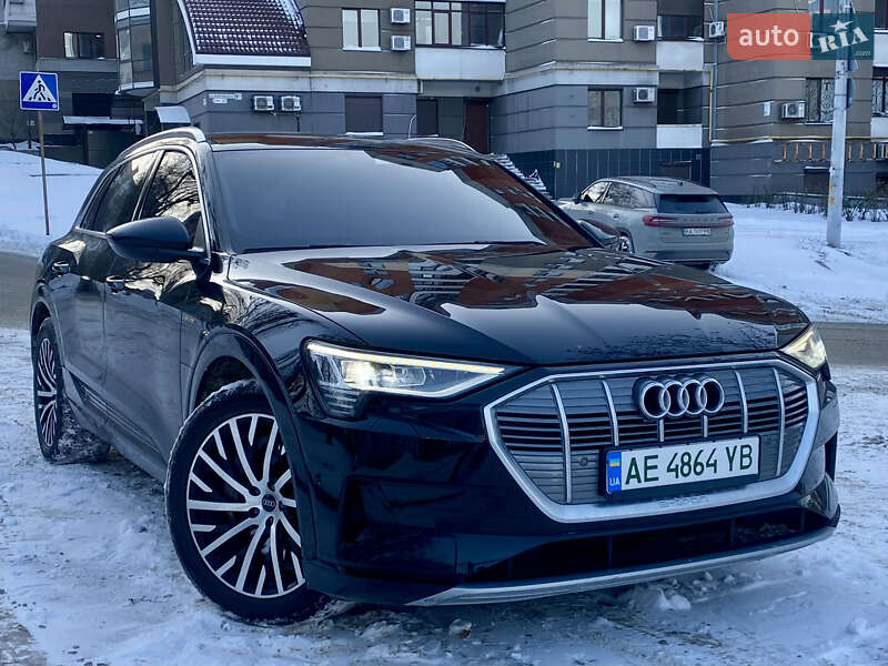 Внедорожник / Кроссовер Audi e-tron 2019 в Днепре