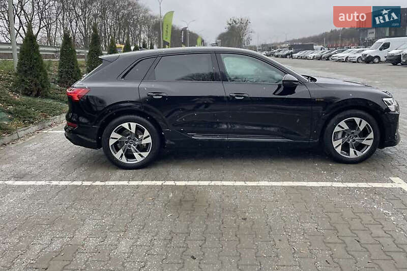 Внедорожник / Кроссовер Audi e-tron 2022 в Киеве