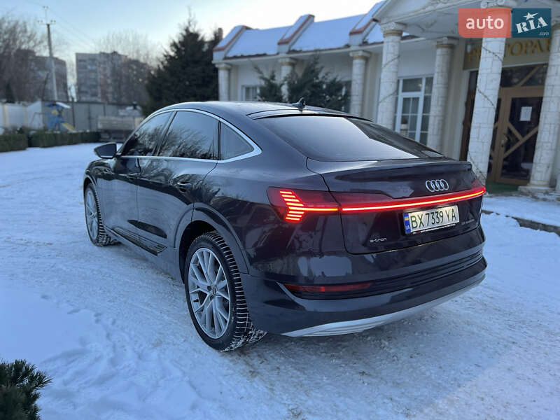 Позашляховик / Кросовер Audi e-tron 2022 в Хмельницькому