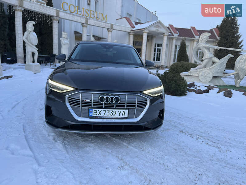 Позашляховик / Кросовер Audi e-tron 2022 в Хмельницькому