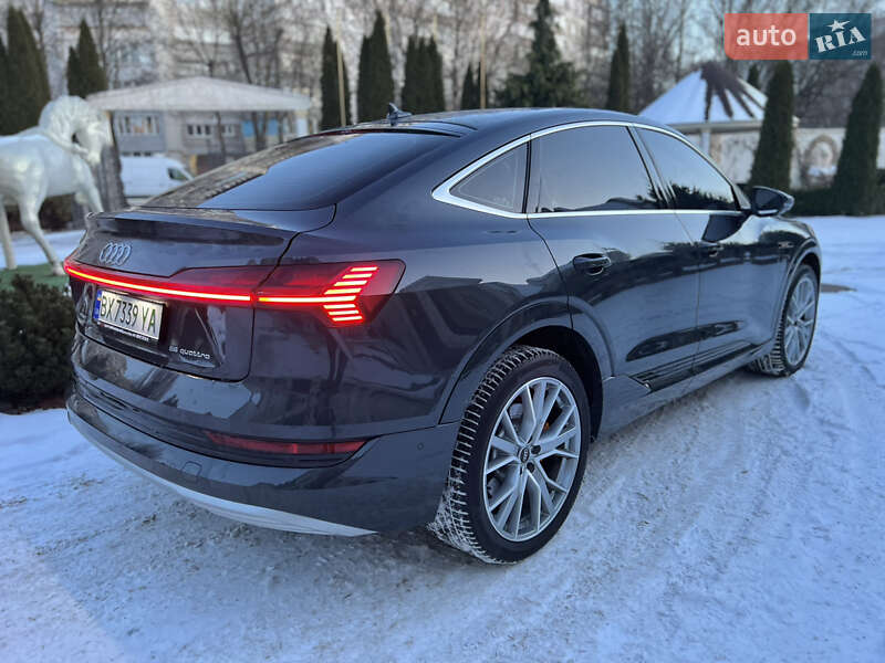Позашляховик / Кросовер Audi e-tron 2022 в Хмельницькому