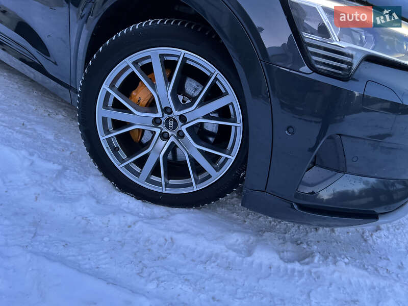 Позашляховик / Кросовер Audi e-tron 2022 в Хмельницькому