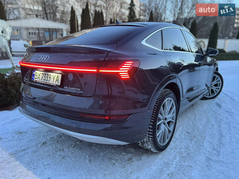 Позашляховик / Кросовер Audi e-tron 2022 в Хмельницькому