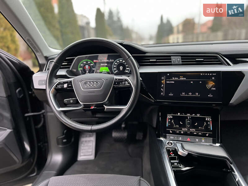Позашляховик / Кросовер Audi e-tron 2022 в Хмельницькому