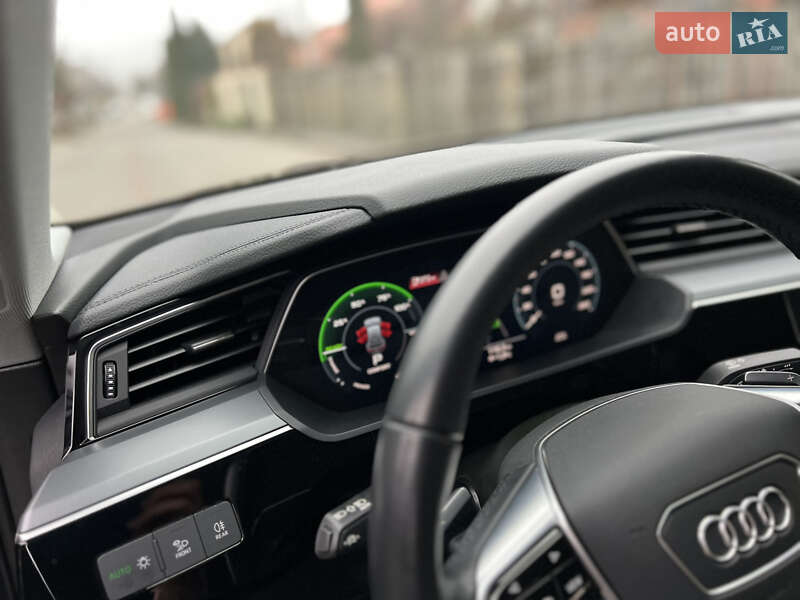 Позашляховик / Кросовер Audi e-tron 2022 в Хмельницькому
