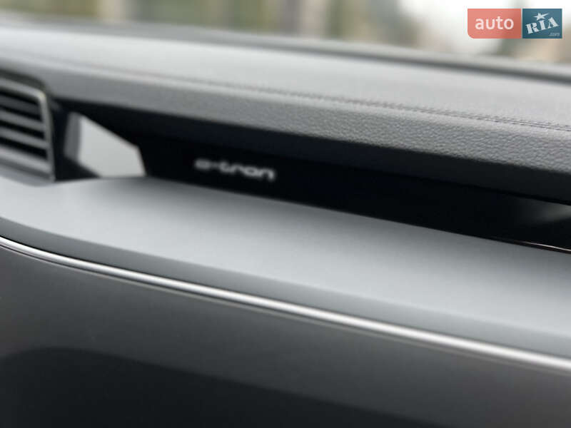 Позашляховик / Кросовер Audi e-tron 2022 в Хмельницькому