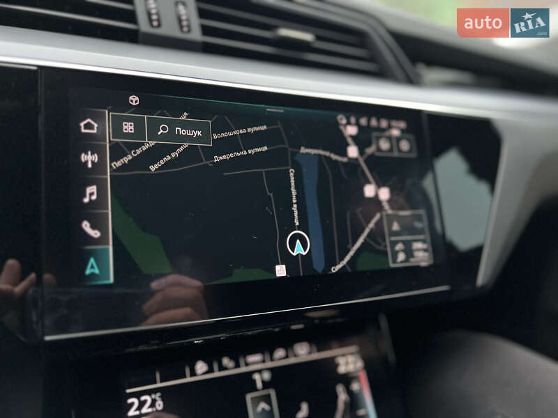 Позашляховик / Кросовер Audi e-tron 2022 в Хмельницькому