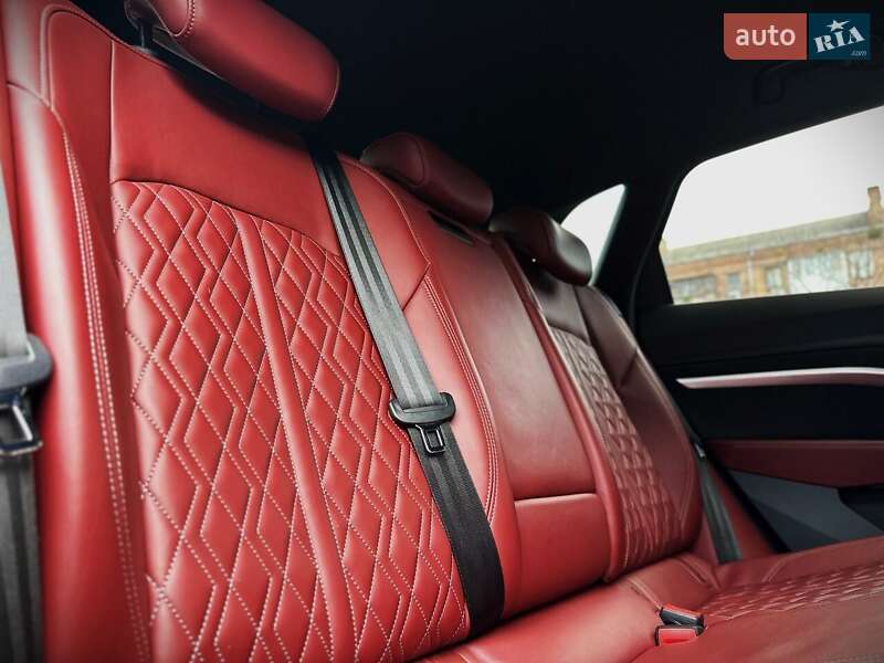 Внедорожник / Кроссовер Audi e-tron 2021 в Киеве