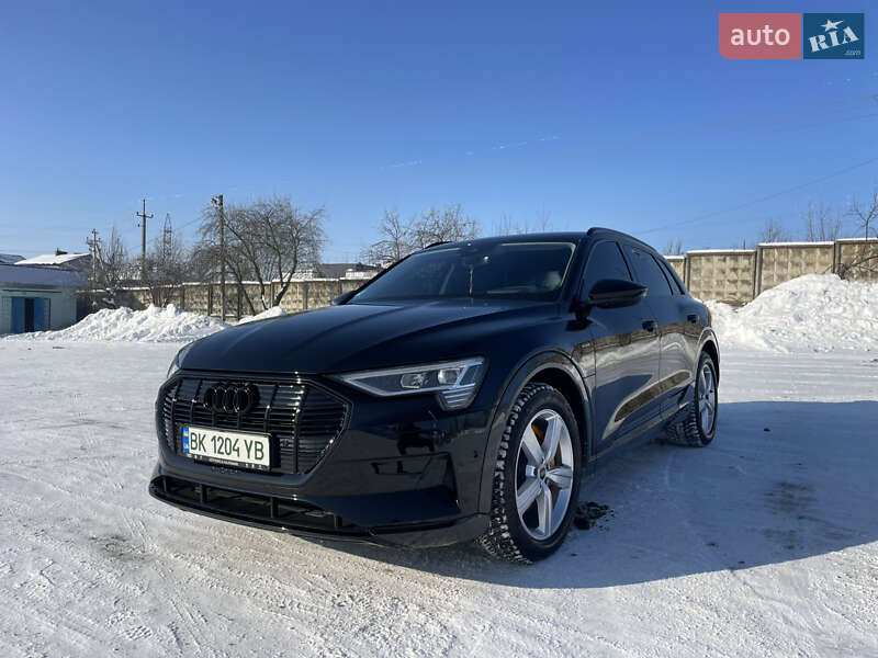 Внедорожник / Кроссовер Audi e-tron 2021 в Ровно